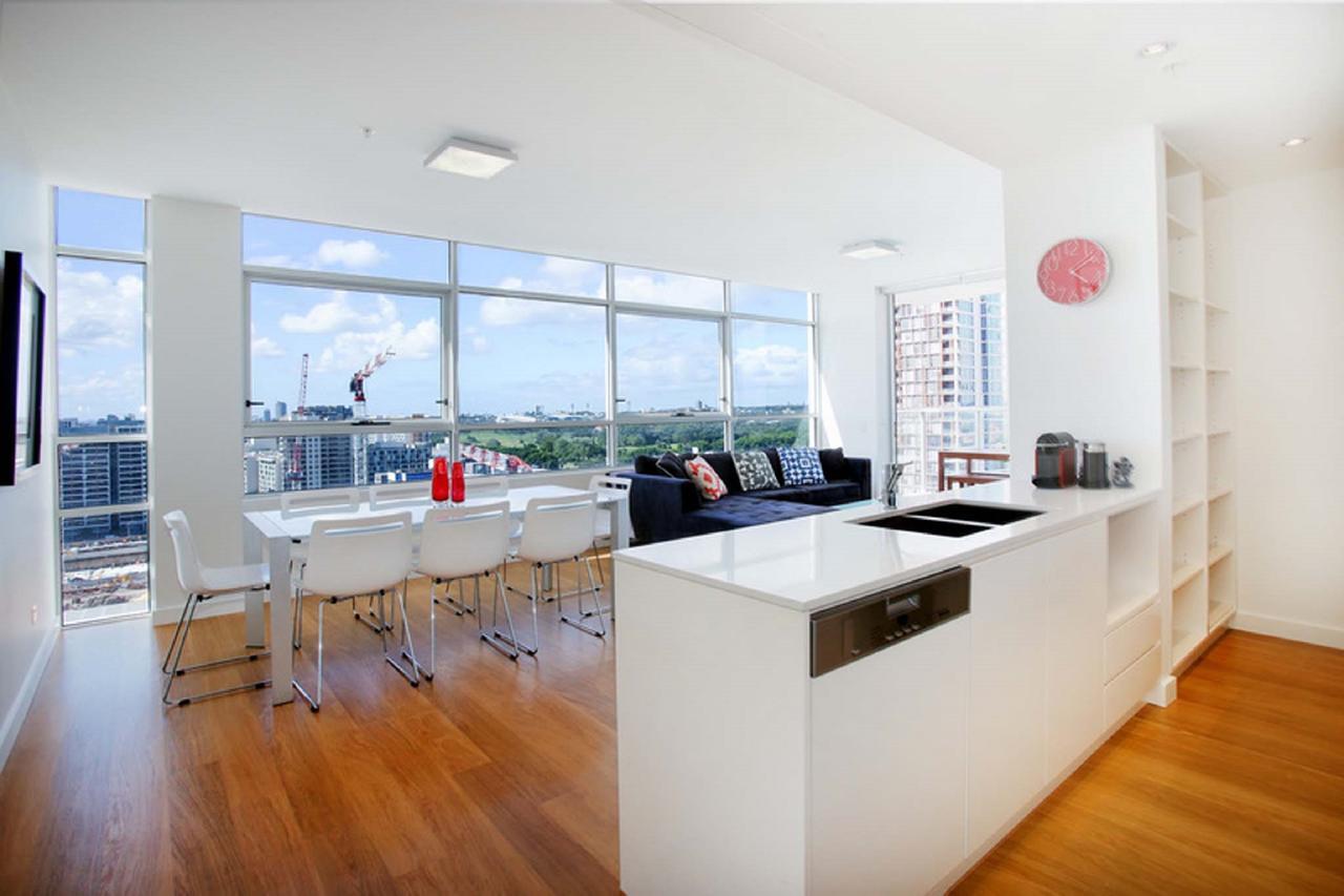 Gadigal Groove - Modern And Bright 3Br Executive Apartment In Zetland With Views Sydney Ngoại thất bức ảnh